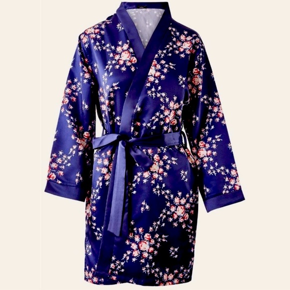Morgan Lane NEW Navy Floral Print Belted Satin Robe Size Small/Medium - Picture 2 of 3